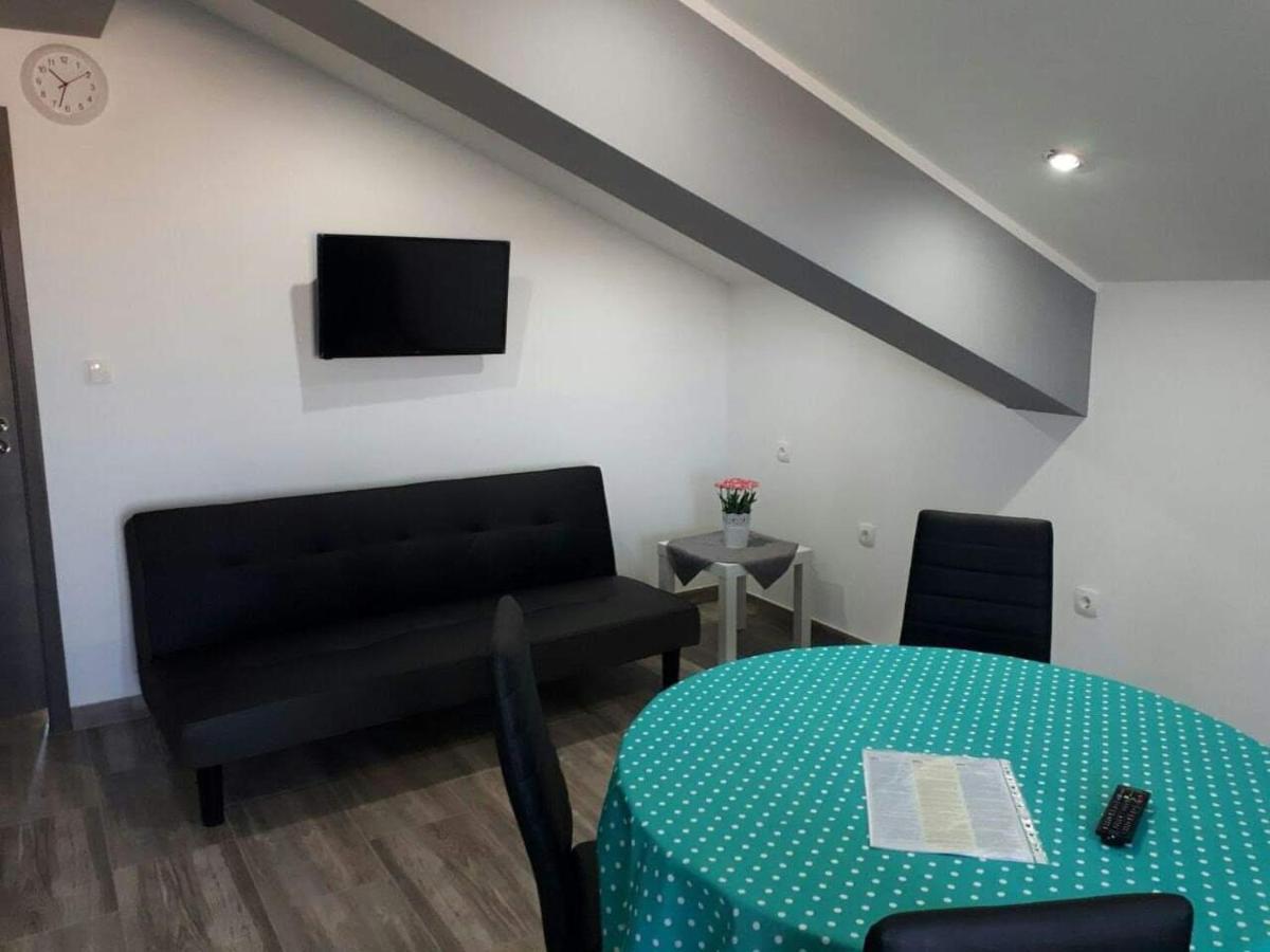 Apartmani Villa Anna Ražanac Exteriér fotografie