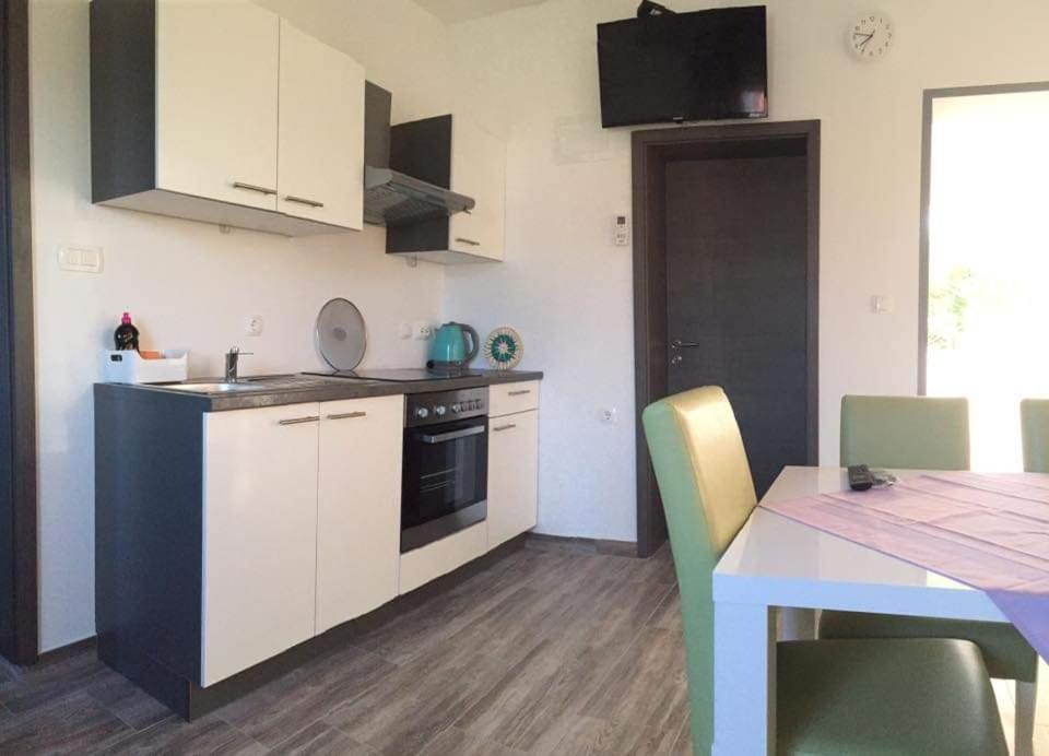 Apartmani Villa Anna Ražanac Exteriér fotografie